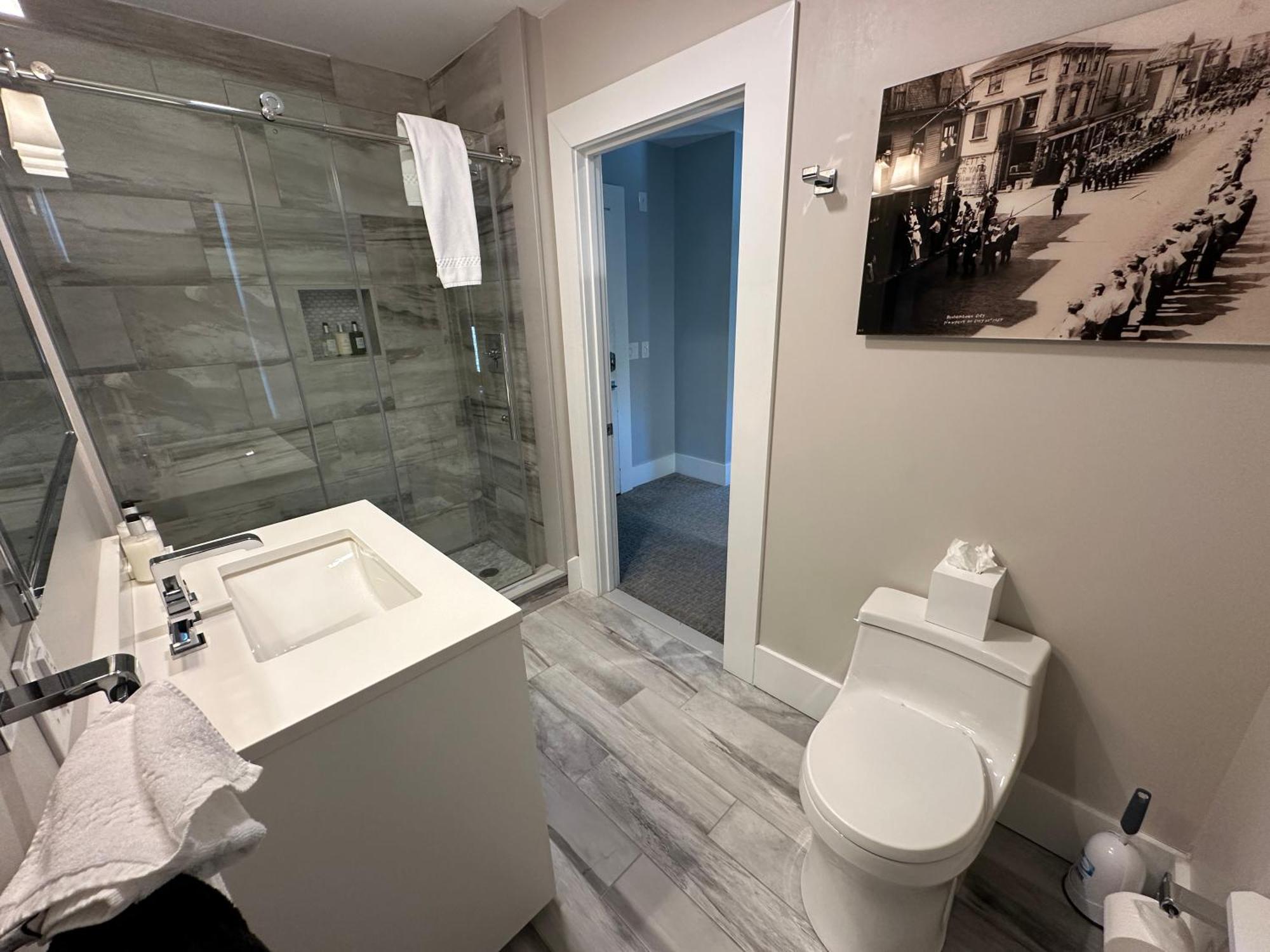 Entire Modern 7 Unit 7 Bath Boutique Inn Ньюпорт Екстер'єр фото
